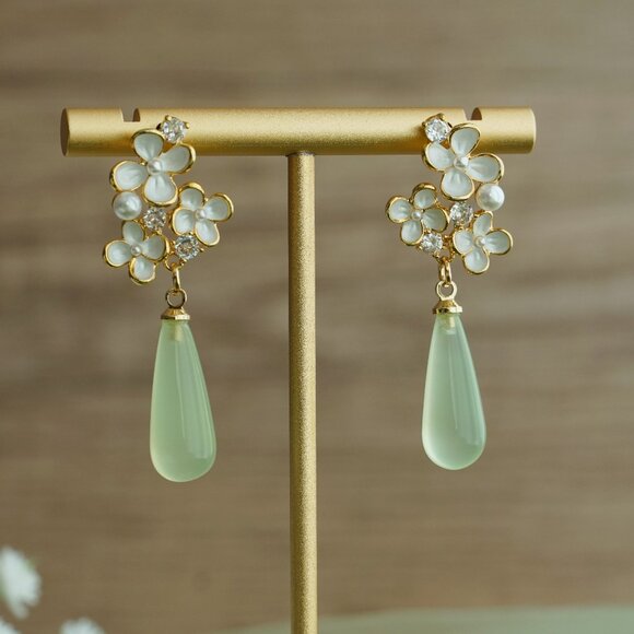 White hydrangea earrings bridal earrings wedding earrings - Picture 1 of 5